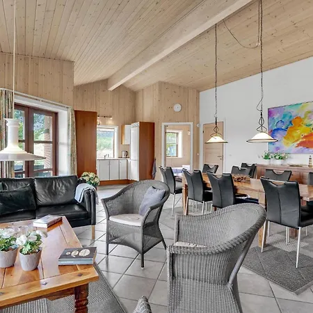 Awesome Home In Blavand With Sauna *